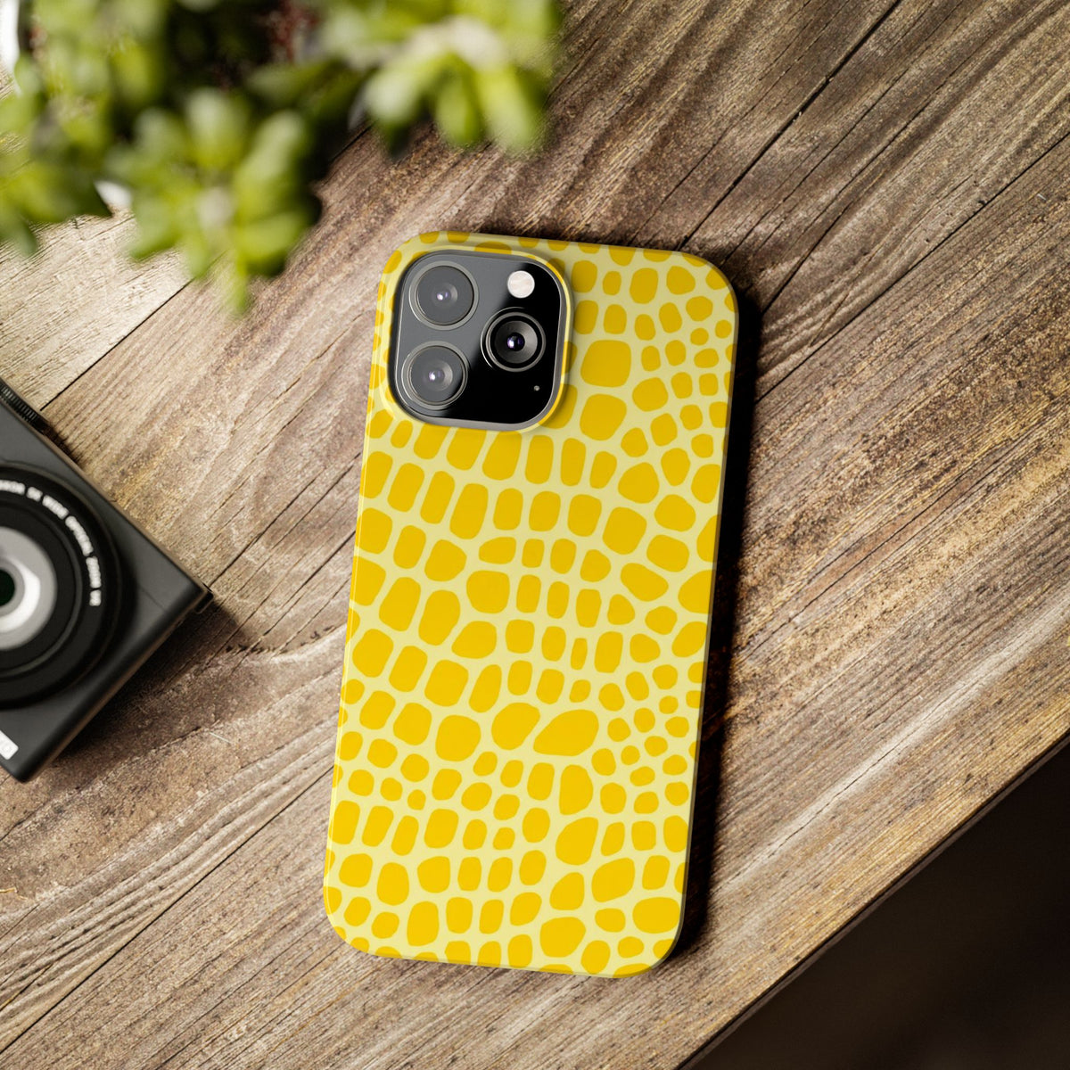 Yellow Gator — Slim iphone Case