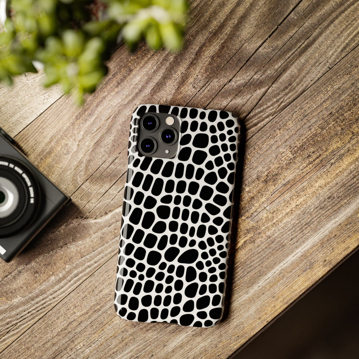 Black and White Gator — Slim iphone Case