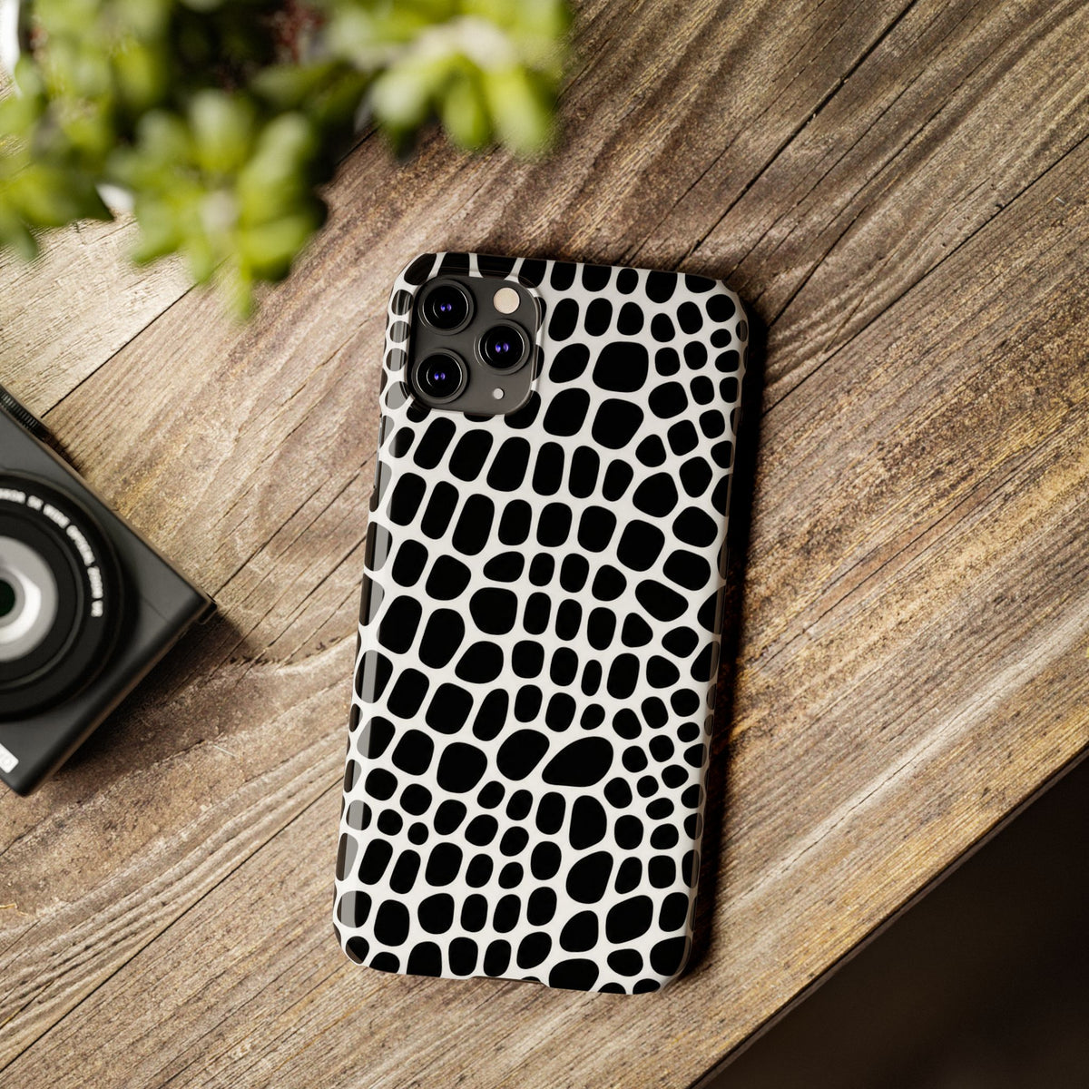 Black and White Gator — Slim iphone Case